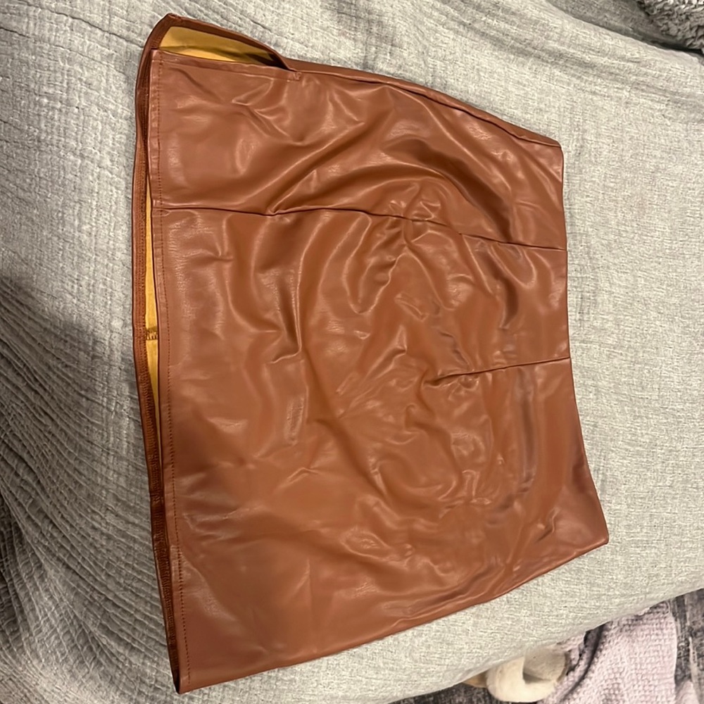 Brown leather skirt with slight slit